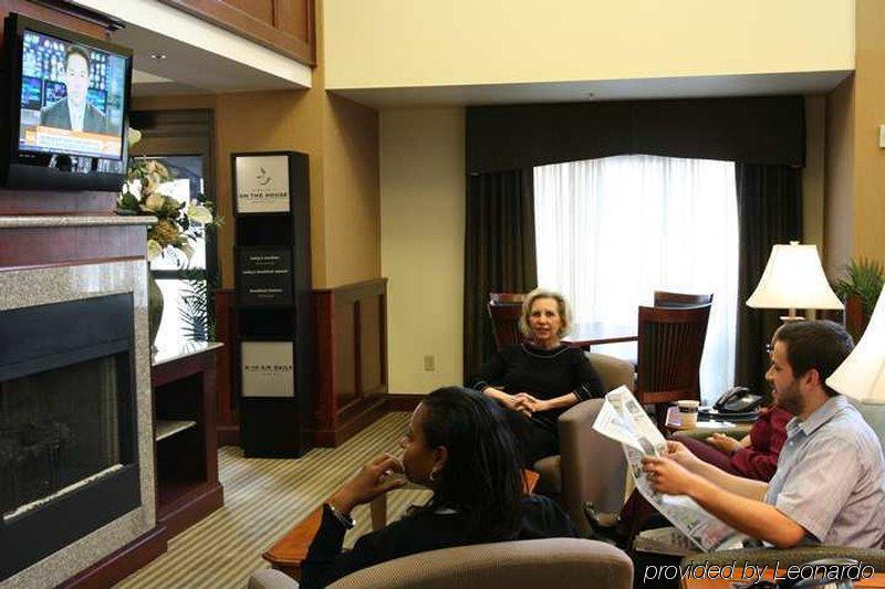 Hampton Inn & Suites Norfolk-Airport Interior photo