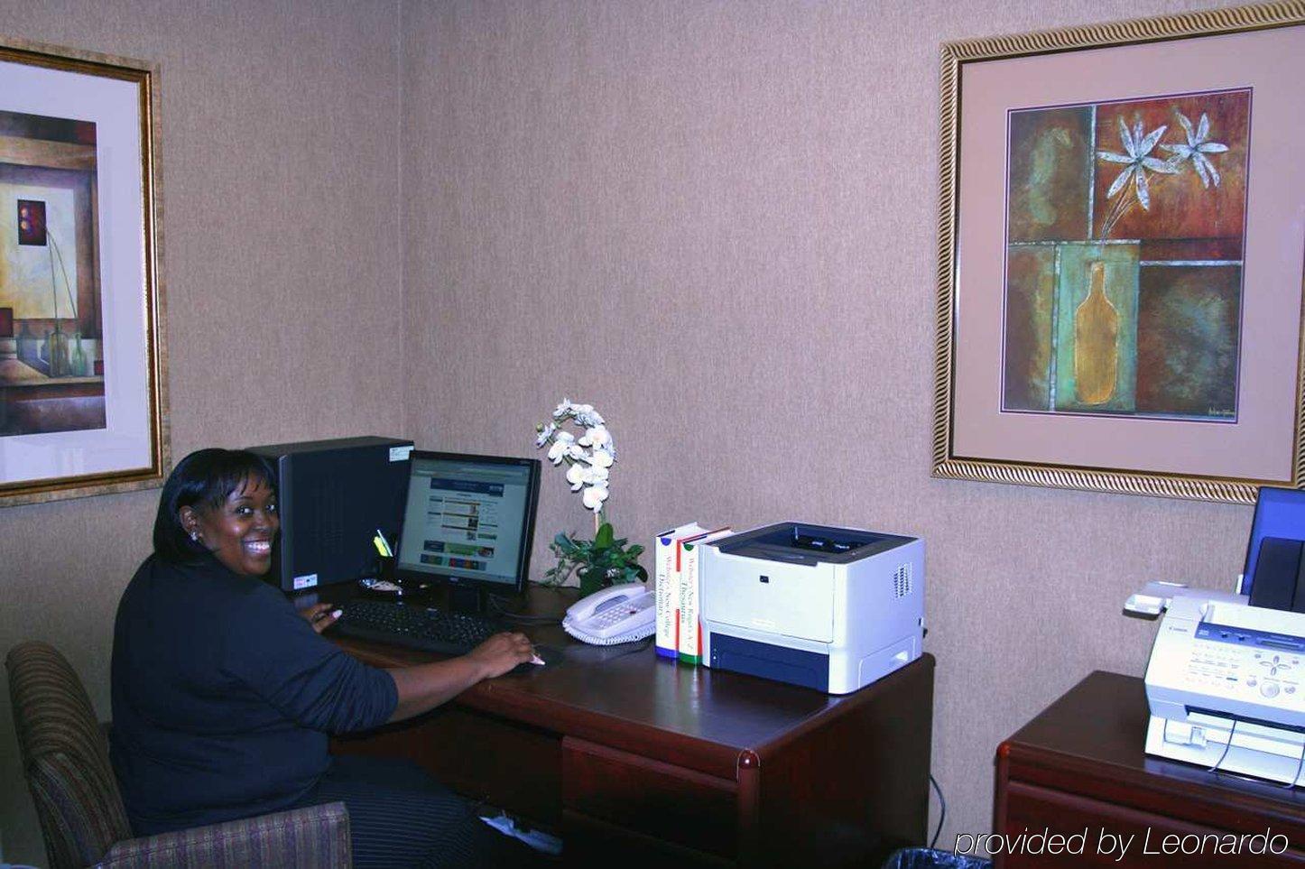 Hampton Inn & Suites Norfolk-Airport Facilities photo