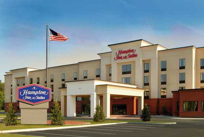 Hampton Inn & Suites Norfolk-Airport Exterior photo