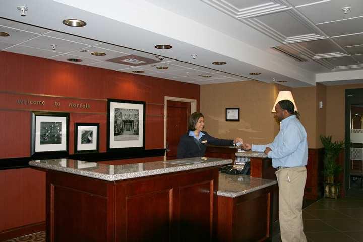 Hampton Inn & Suites Norfolk-Airport Interior photo