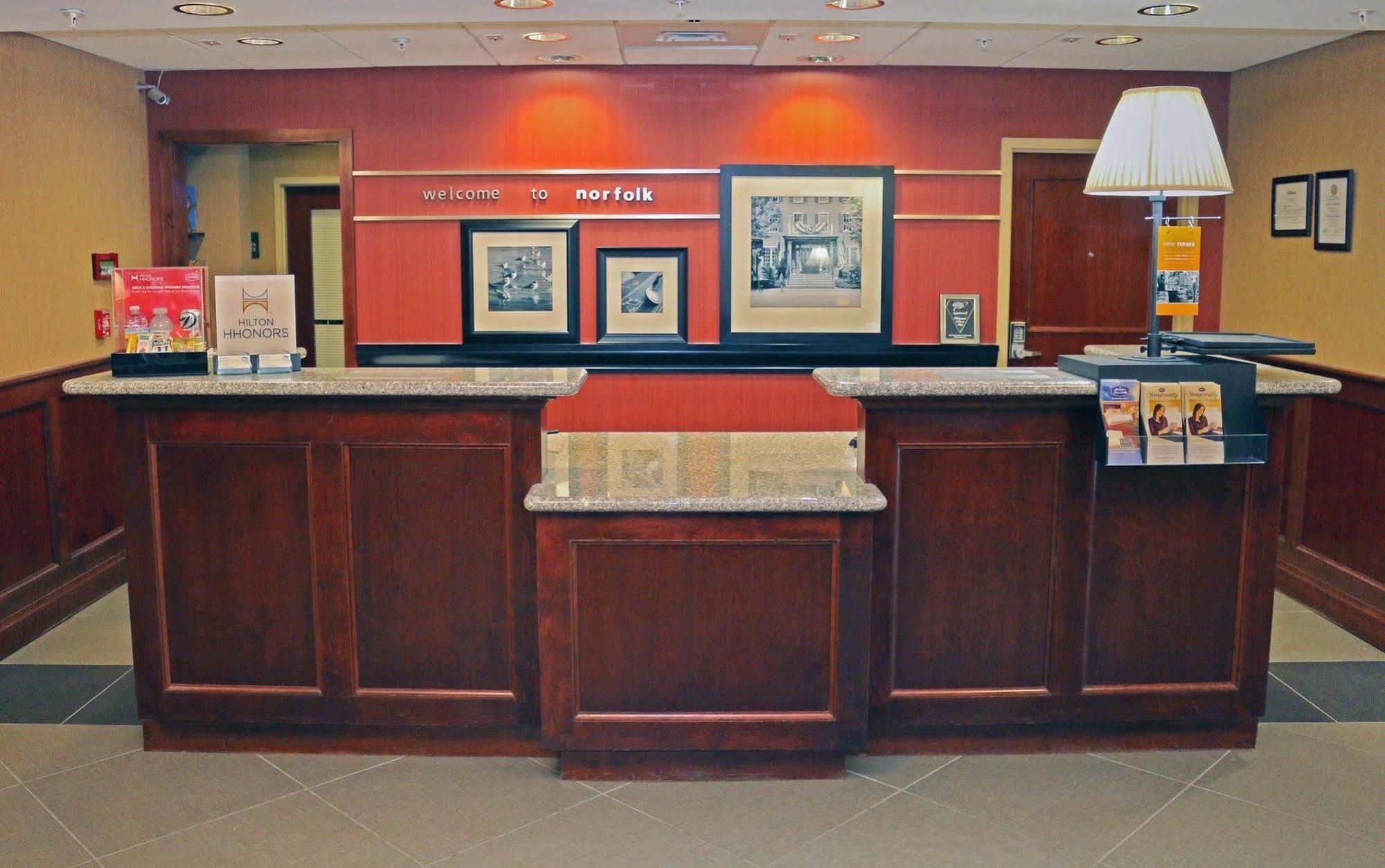 Hampton Inn & Suites Norfolk-Airport Exterior photo