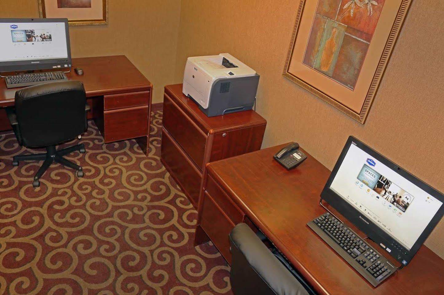 Hampton Inn & Suites Norfolk-Airport Exterior photo