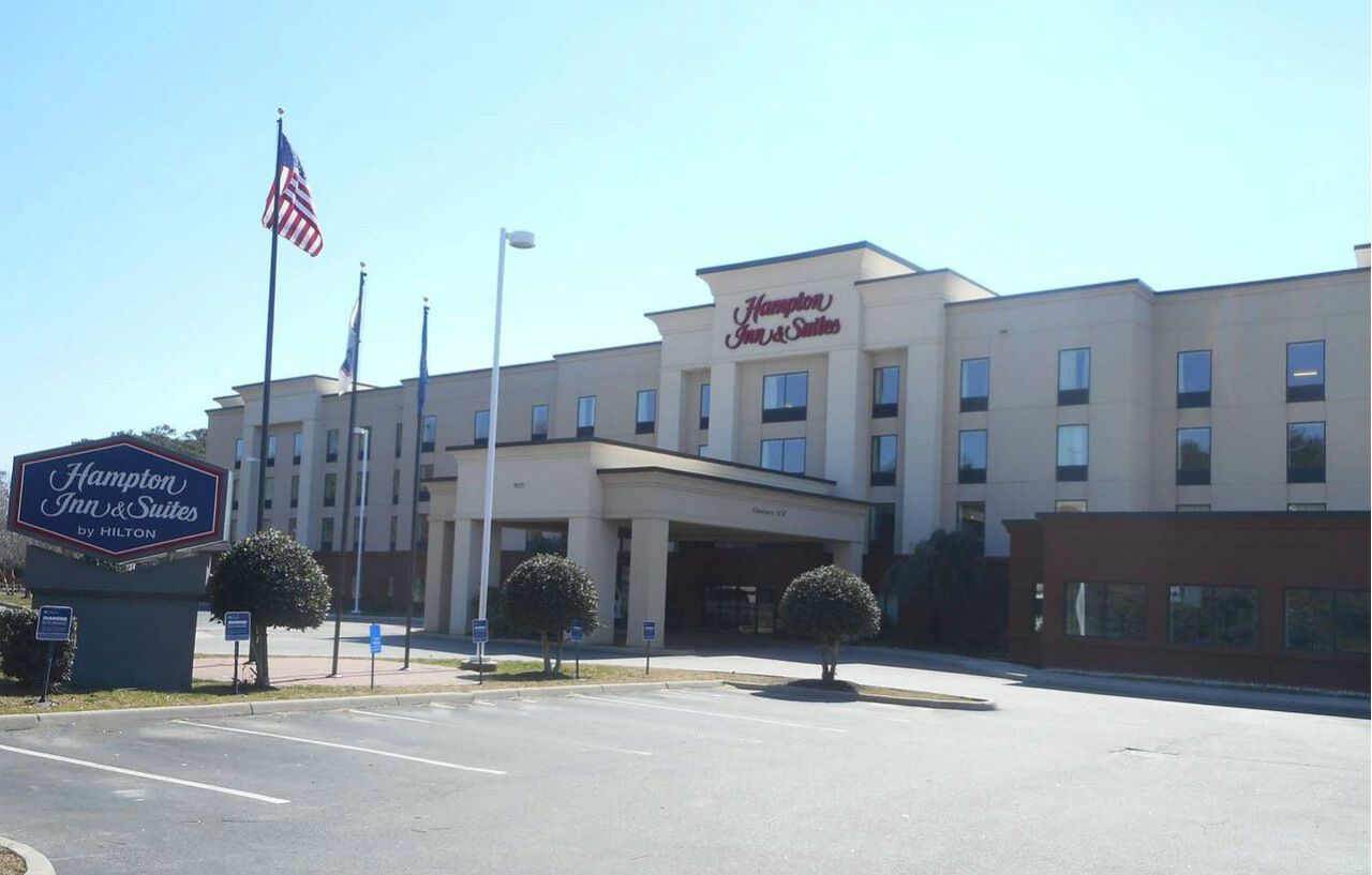Hampton Inn & Suites Norfolk-Airport Exterior photo